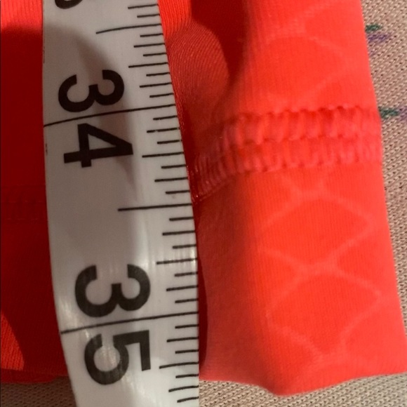 (NWT) UNDER ARMOUR leggings. Size Sm - Picture 6 of 6